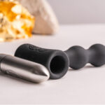 Petite Sensations Pearls Plug Anale Vibratore Nero - Rocks-Off - immagine 5
