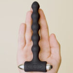 Petite Sensations Pearls Plug Anale Vibratore Nero - Rocks-Off - immagine 2