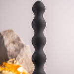 Petite Sensations Pearls Plug Anale Vibratore Nero - Rocks-Off - immagine 4