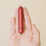Ro-90 Scarlet Velvet Vibrante Bullet Rosso - Rocks-Off - immagine 4