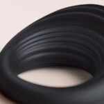 Anello Vibrante Per Pene Spire Nero - Rocks-Off - immagine 3